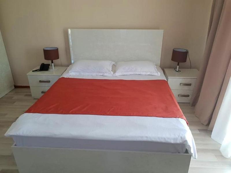 Hotel Tsereteli Batumi Esterno foto